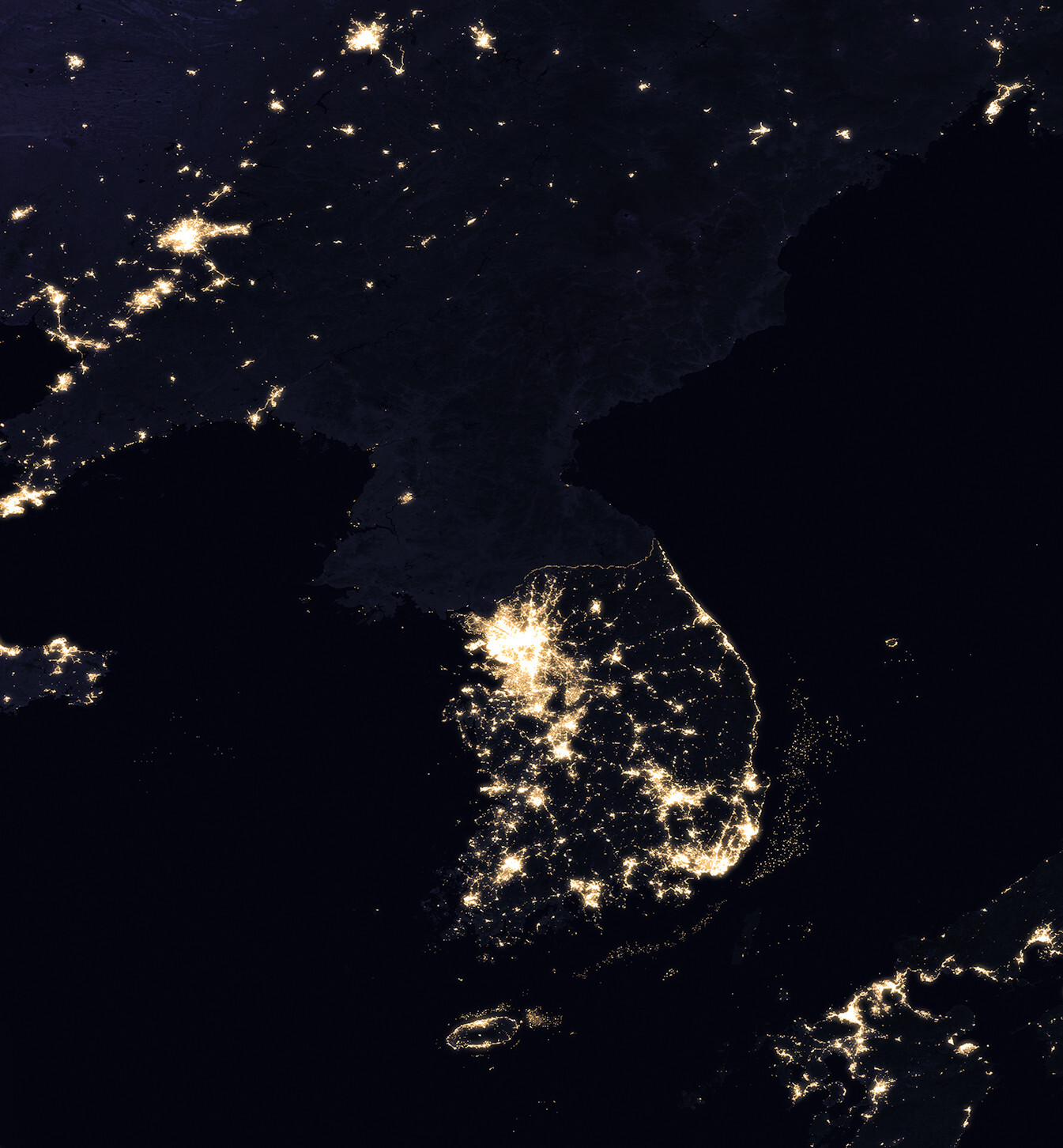 FULL%20Res_Korean_Peninsula_at_night_fro